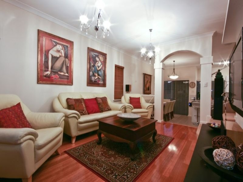 8/62 Broadbeach Blvd, Hillarys WA 6025