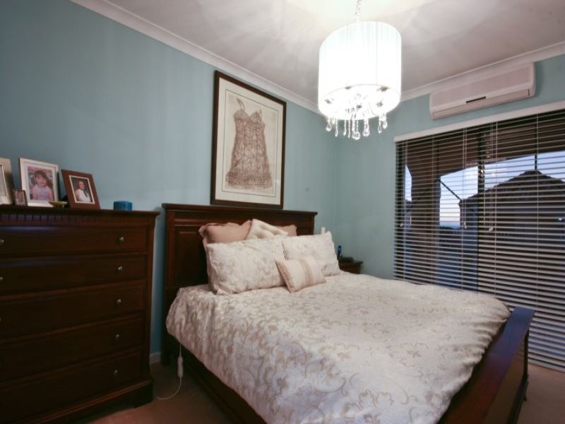 8/62 Broadbeach Blvd, Hillarys WA 6025