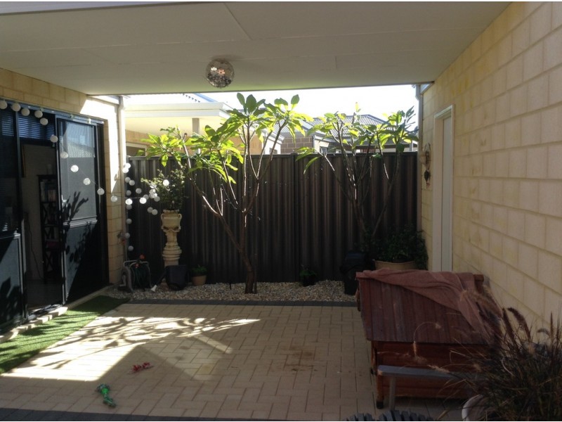 6 Delphi Way, Aveley WA 6069
