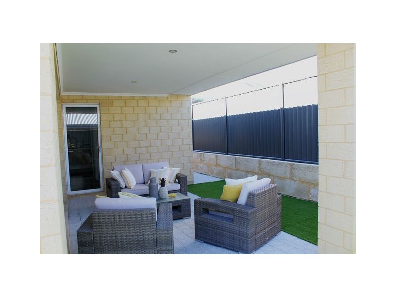 9 Scripta Way, Jindalee WA 6036