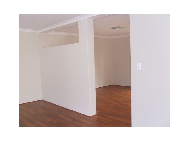 8 Cortona Grove, Sinagra WA 6065