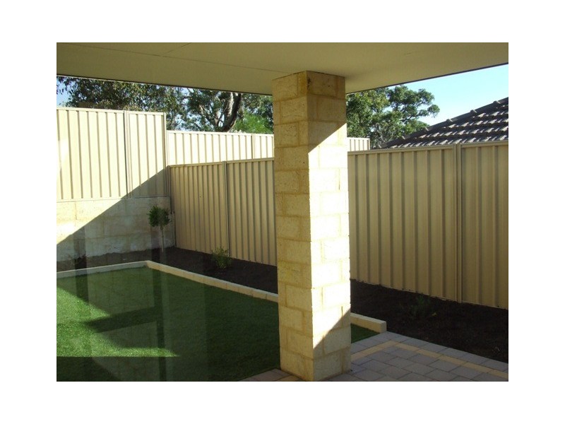 8 Cortona Grove, Sinagra WA 6065