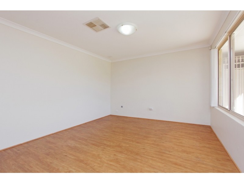 15 Kurnalpi Turn, Wanneroo WA 6065