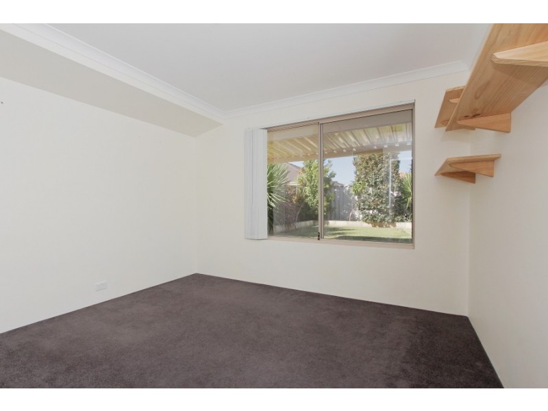 15 Kurnalpi Turn, Wanneroo WA 6065