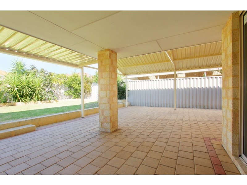 15 Kurnalpi Turn, Wanneroo WA 6065