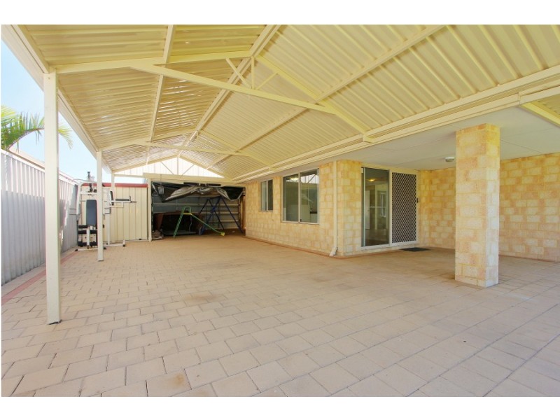 15 Kurnalpi Turn, Wanneroo WA 6065