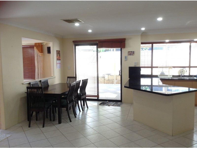 470.00 6 Ashdale Boulevard, Darch WA 6065