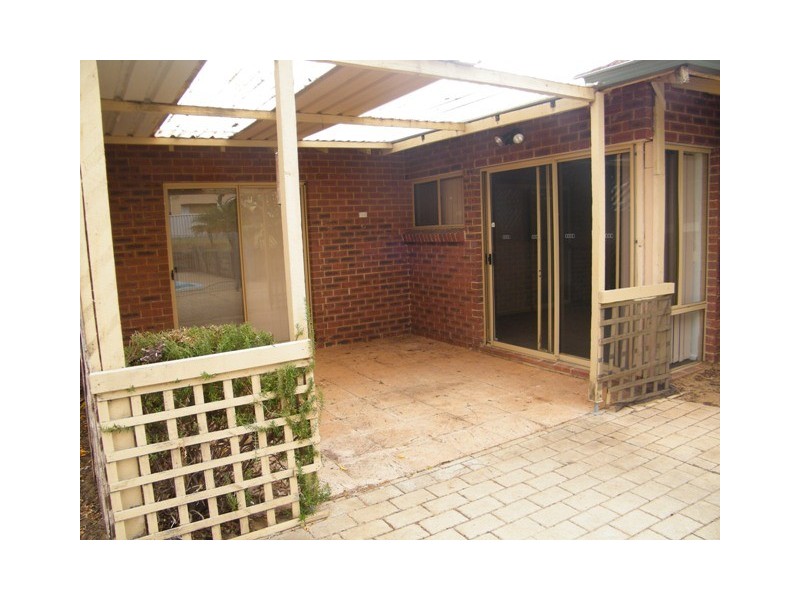 8 LEACH ROAD, Wanneroo WA 6065