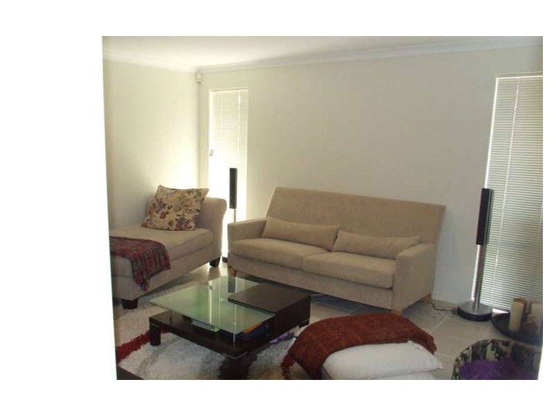 11 Burbanks Elbow, Wanneroo WA 6065