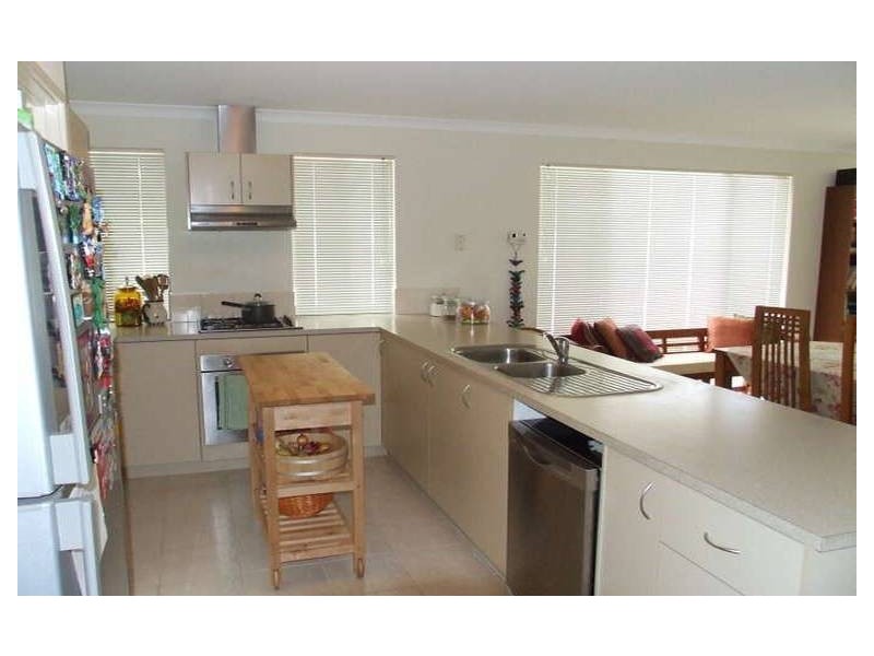 11 Burbanks Elbow, Wanneroo WA 6065