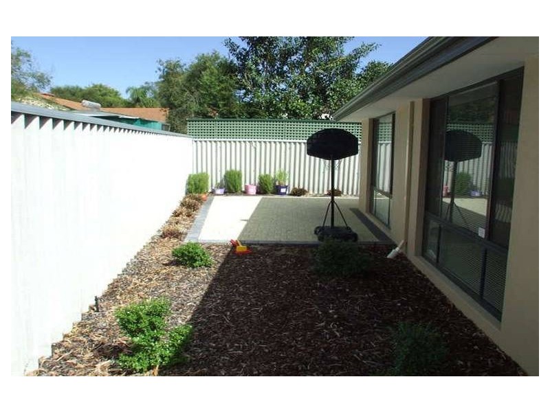 11 Burbanks Elbow, Wanneroo WA 6065