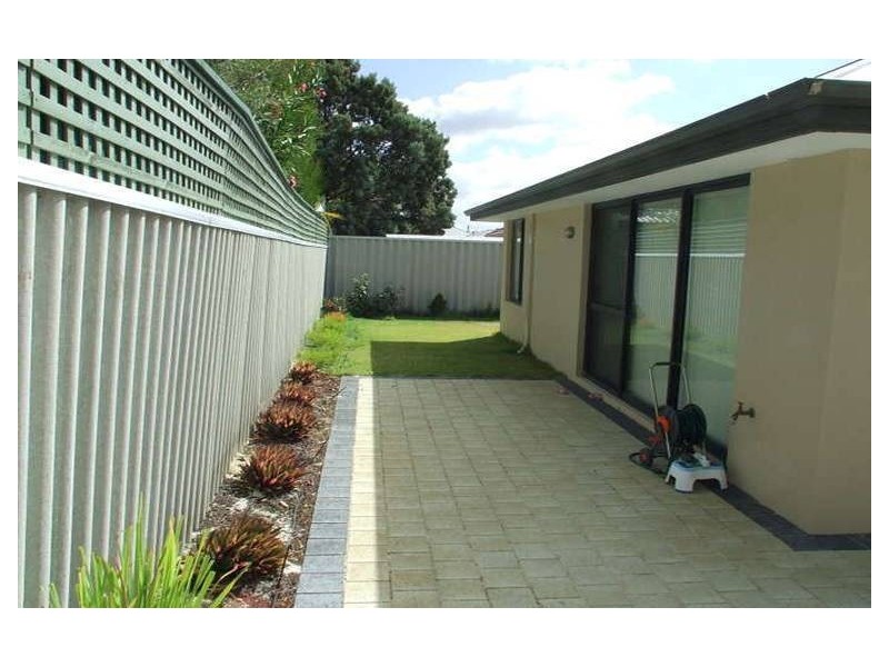11 Burbanks Elbow, Wanneroo WA 6065