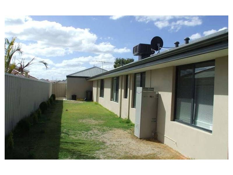 11 Burbanks Elbow, Wanneroo WA 6065