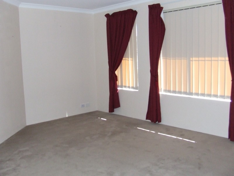 4 Strauss Boulevard, Tapping WA 6065