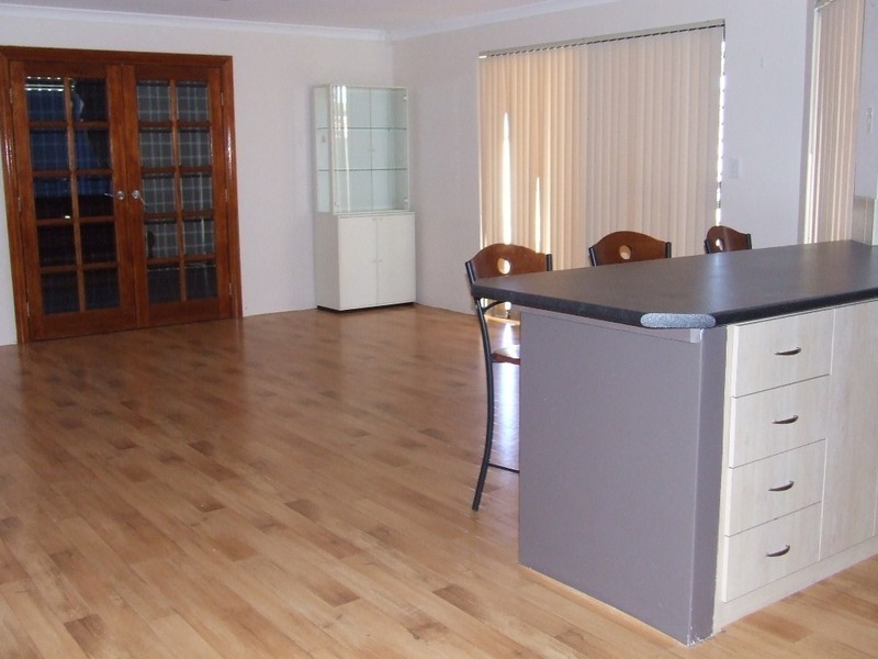 4 Strauss Boulevard, Tapping WA 6065