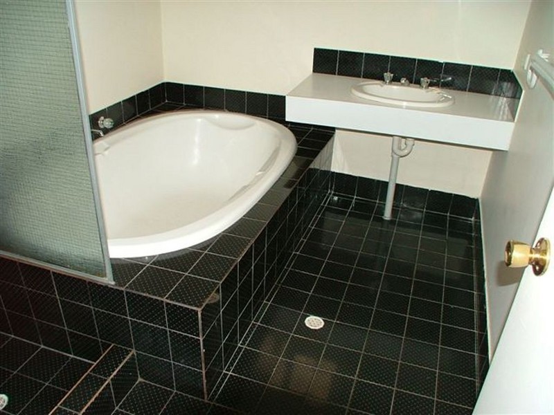 2 Flamingo Trail, Ballajura WA 6066