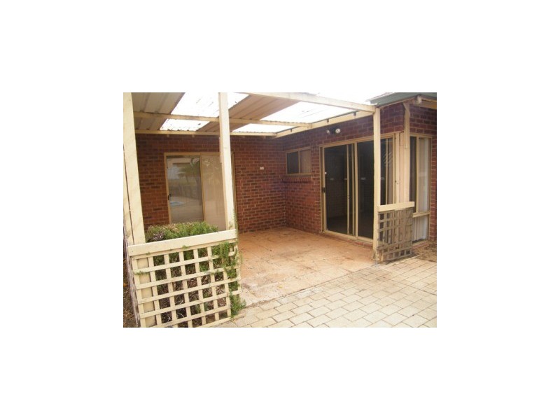 8 Leach Road, Wanneroo WA 6065