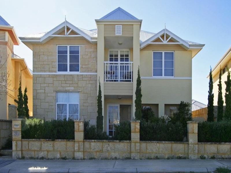 32 Azzuro Crescent, Hillarys WA 6025