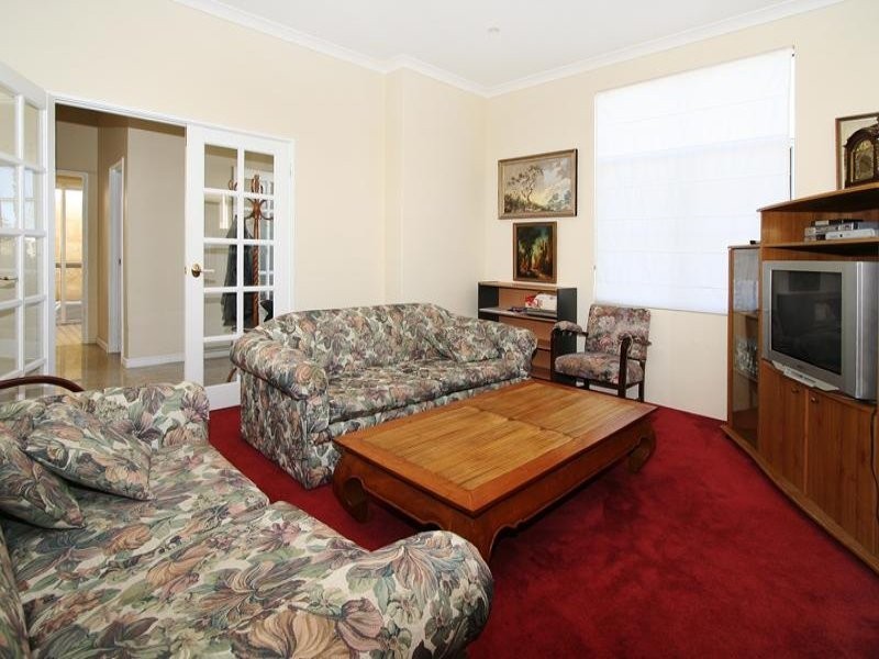 32 Azzuro Crescent, Hillarys WA 6025