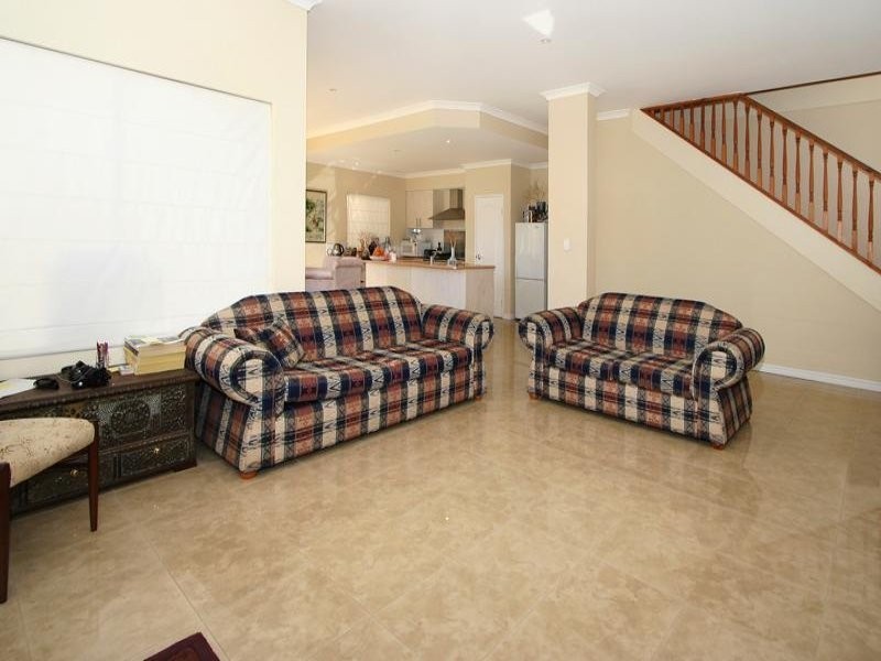 32 Azzuro Crescent, Hillarys WA 6025