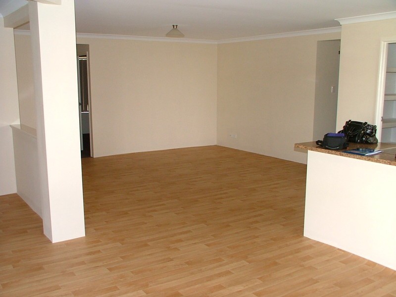 16  Waminda Way, Darch WA 6065