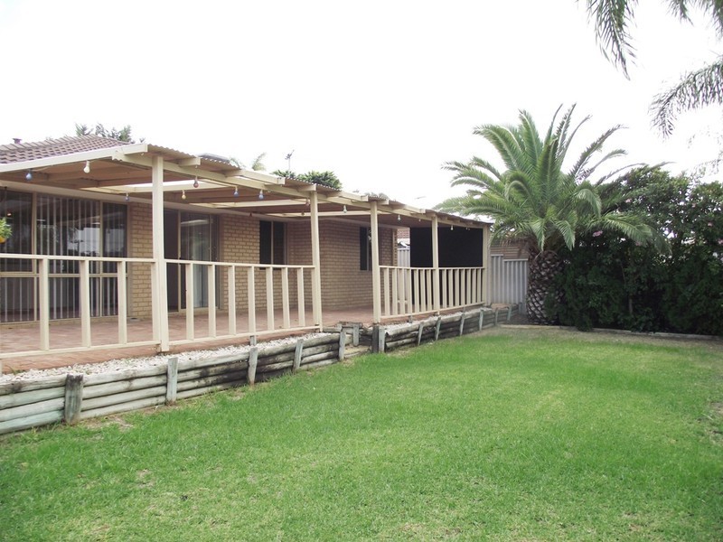 25 Bridgedale Close, Beldon WA 6027