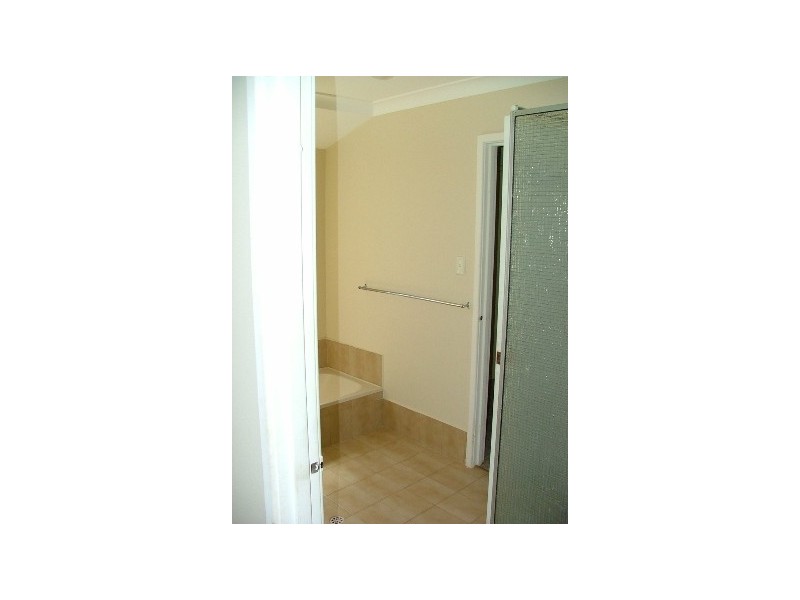6B Glen, Hocking WA 6065