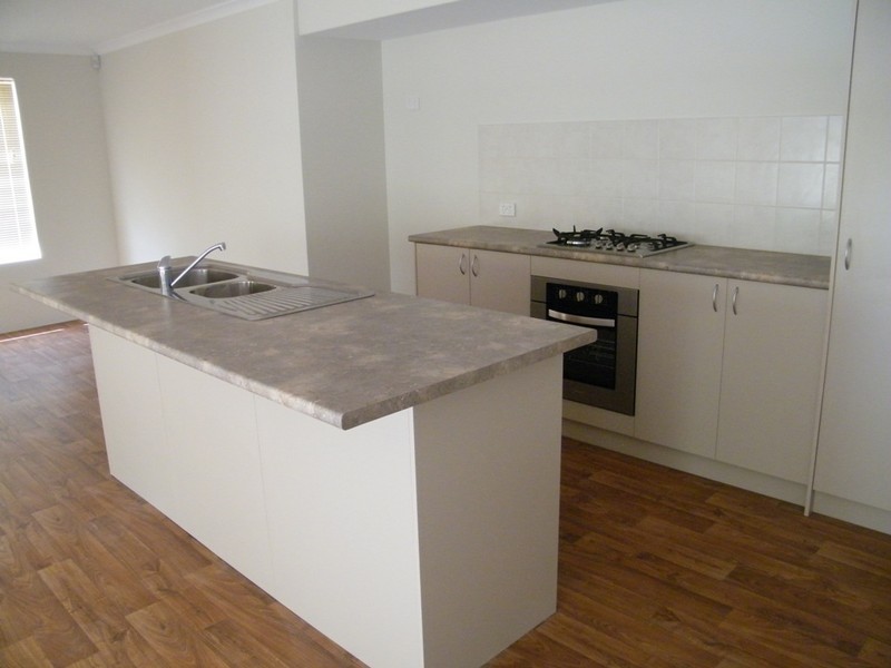 8 Clairault Rise, Pearsall WA 6065