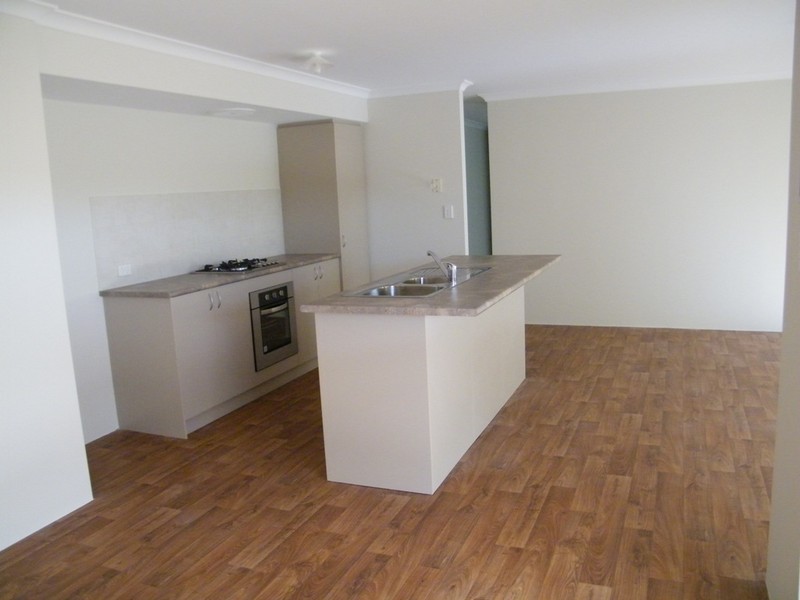 8 Clairault Rise, Pearsall WA 6065