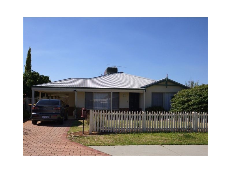 32 Tabubil Gardens, Ballajura WA 6066