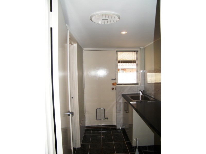 4 Dandaloo Crescent, Wanneroo WA 6065