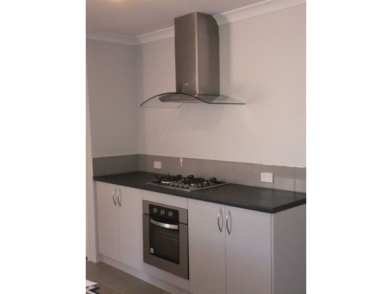 5 Vandia Pass, Madeley WA 6065