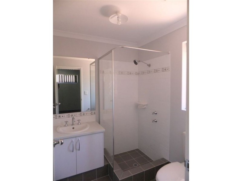 5 Vandia Pass, Madeley WA 6065