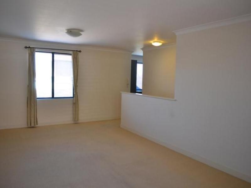 1/176 Lakeside Drive, Joondalup WA 6027