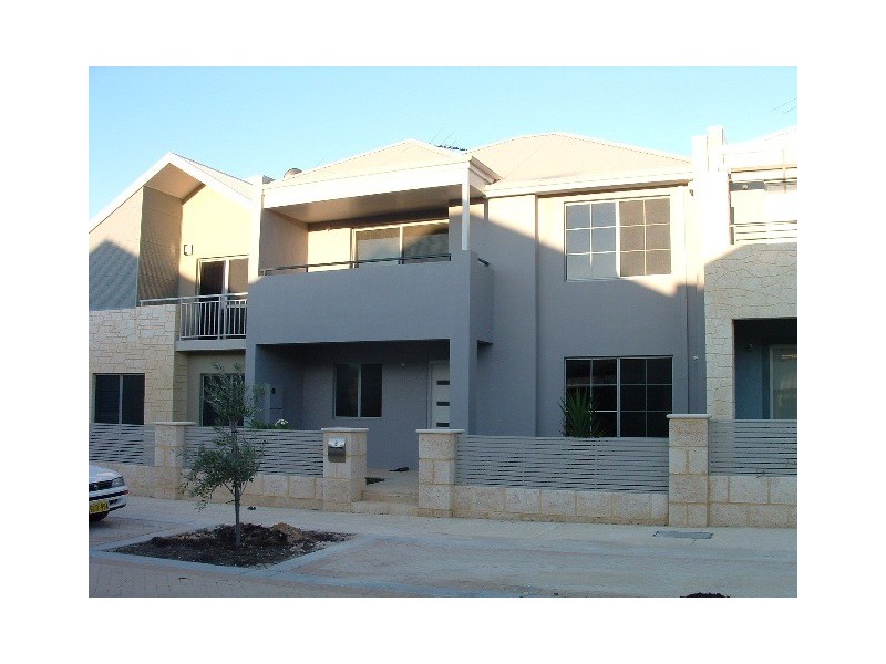 9 Fenian Pass, Hillarys WA 6025
