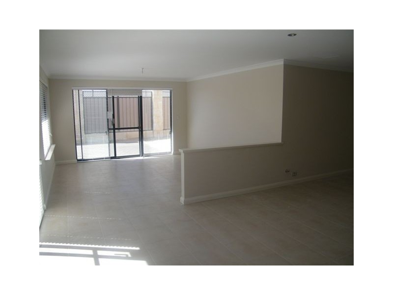 9 Vancouver Pde, Hocking WA 6065