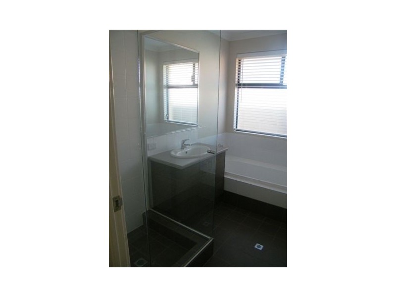 9 Vancouver Pde, Hocking WA 6065