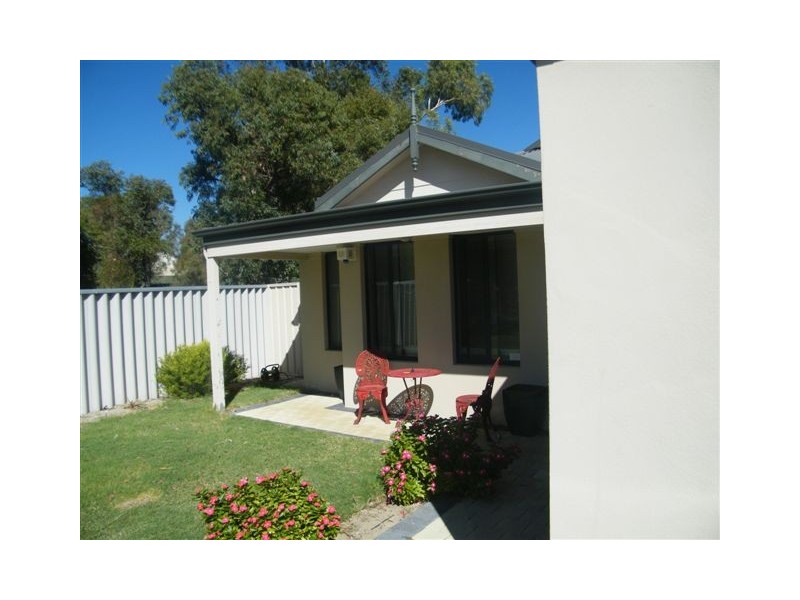 11 Burbanks Elbow, Wanneroo WA 6065