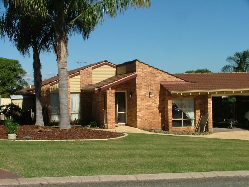 10 Handcock Way, Kingsley WA 6026