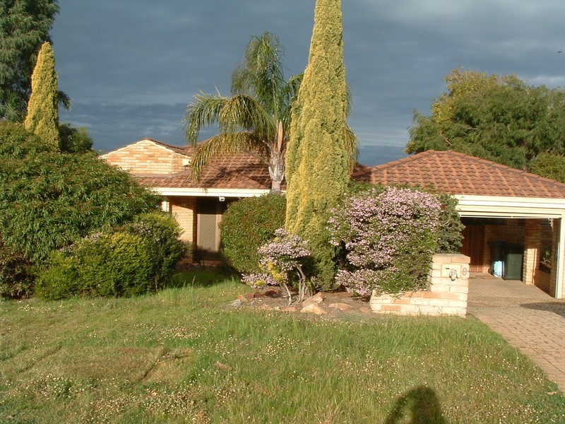 8 Salacia Court, Alexander Heights WA 6064