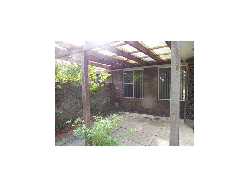 8 Lindway Street, Balga WA 6061