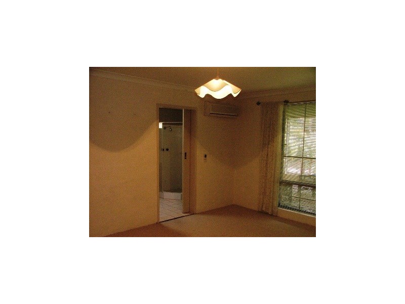 33 Bushland Retreat, Carramar WA 6031