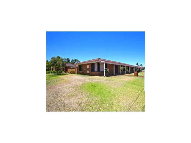 8 Pinnelli Road, Wanneroo WA 6065