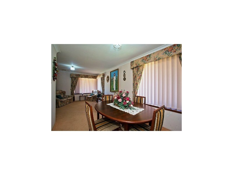 8 Pinnelli Road, Wanneroo WA 6065