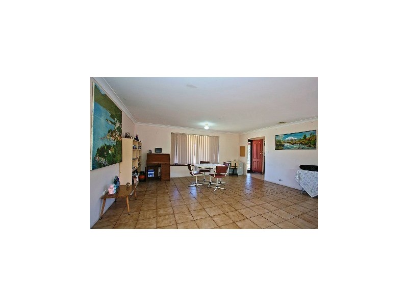 8 Pinnelli Road, Wanneroo WA 6065