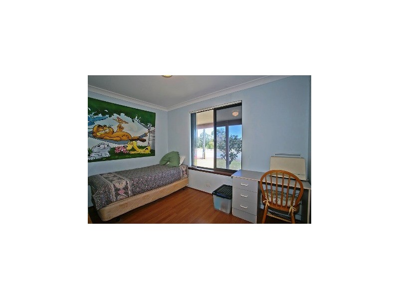 8 Pinnelli Road, Wanneroo WA 6065