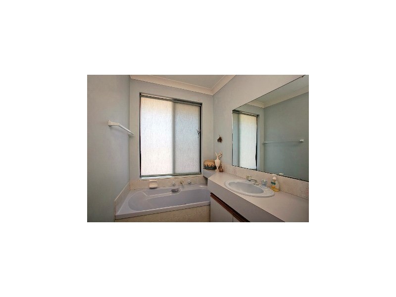 8 Pinnelli Road, Wanneroo WA 6065