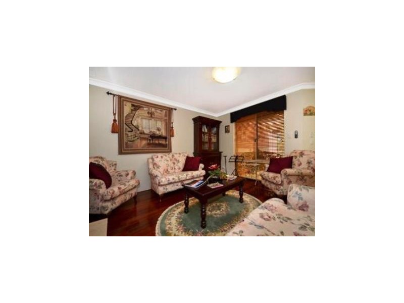 73 Rochester Circle, Balga WA 6061