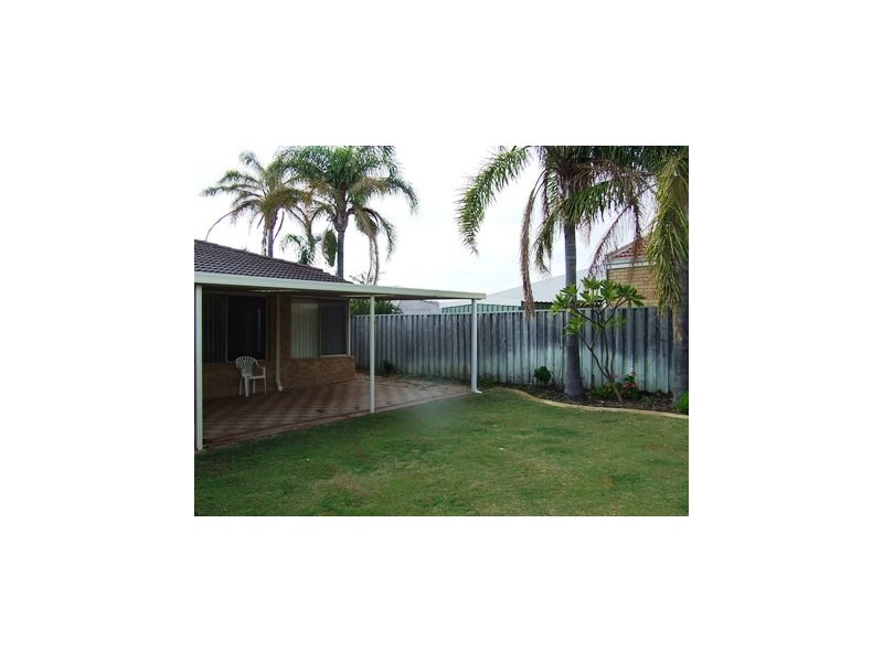 15 Crossland Place, Hillarys WA 6025
