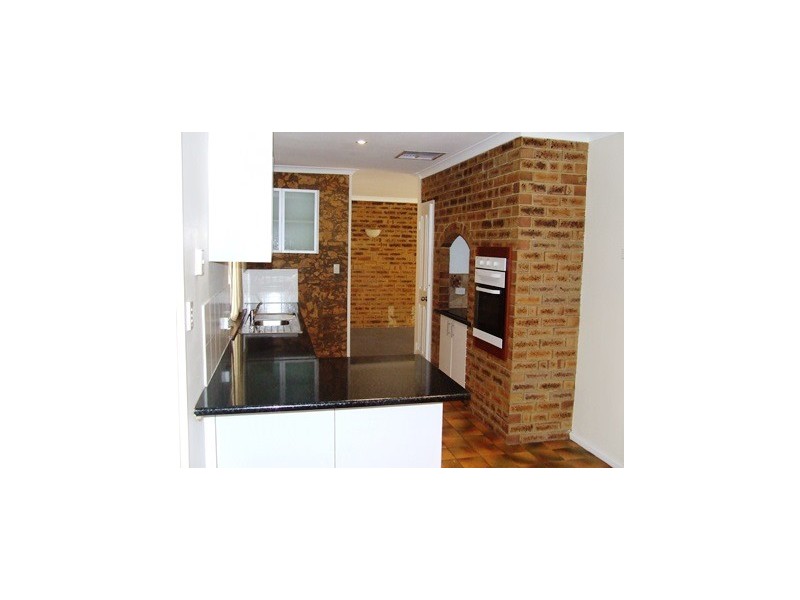 8 Greenhill Court, Kallaroo WA 6025